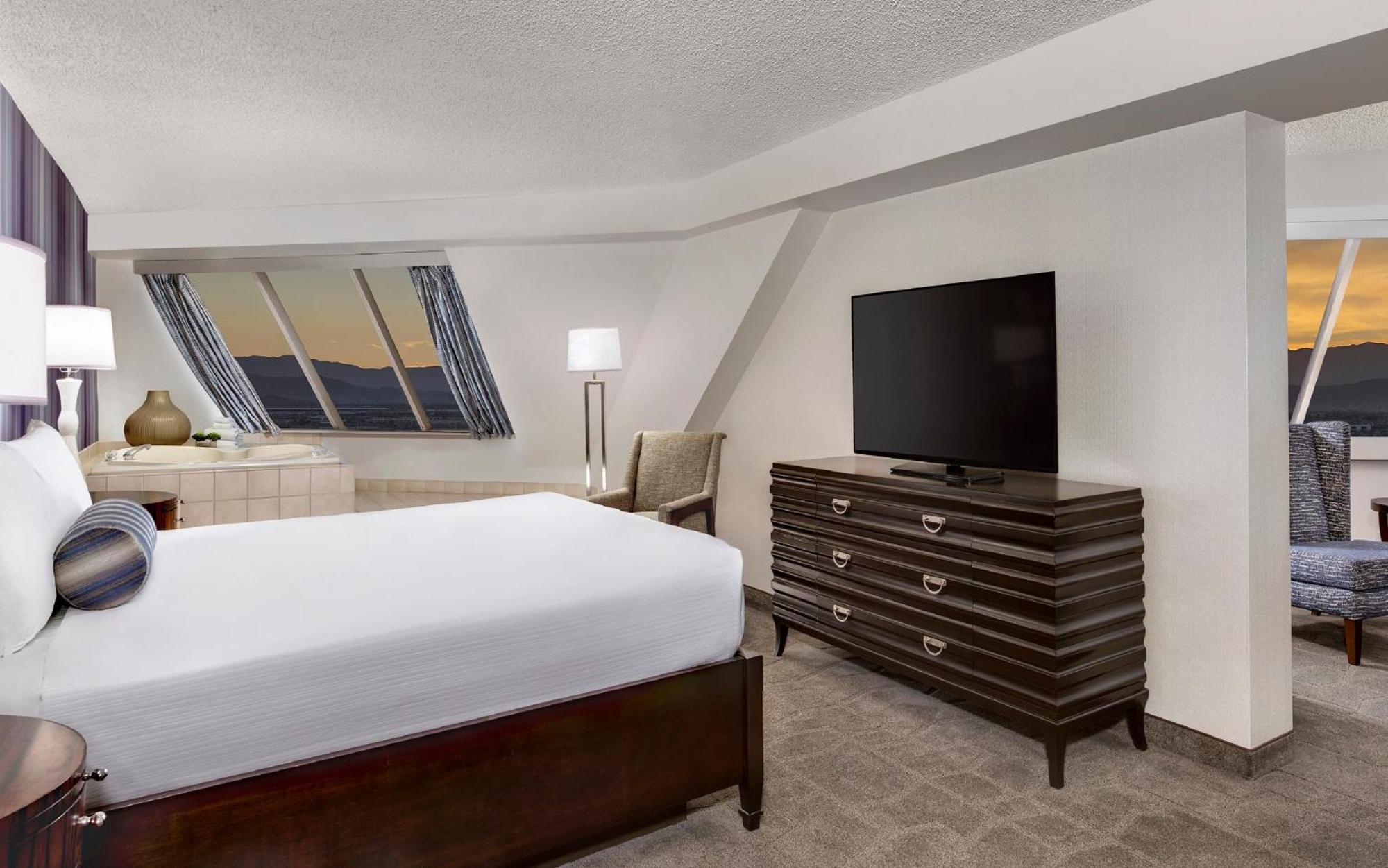 Ecksuite mit Kingsize-Bett – Pyramide